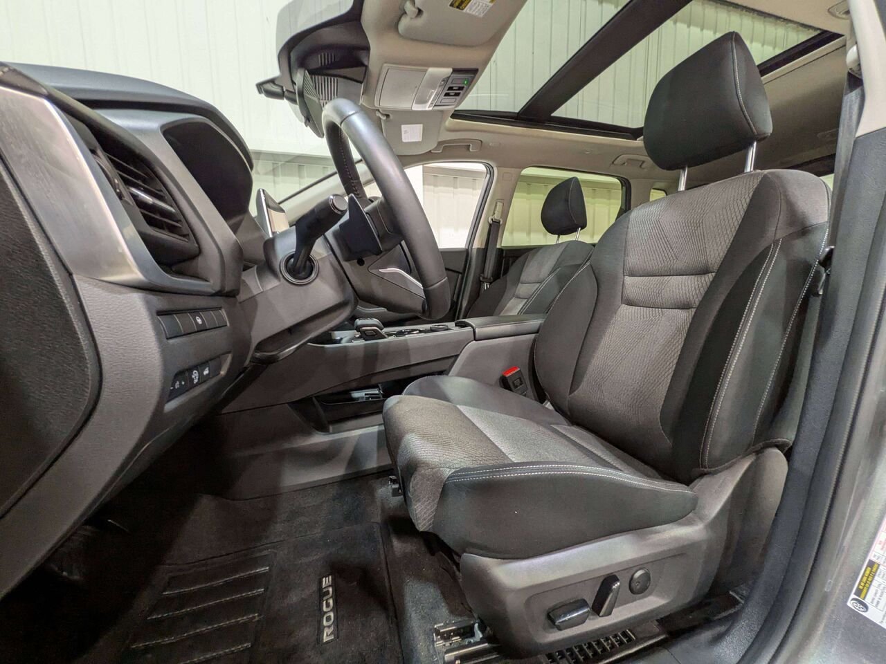 2024 Nissan Rogue AWD SV Moonroof Grey Val-David - photo #1