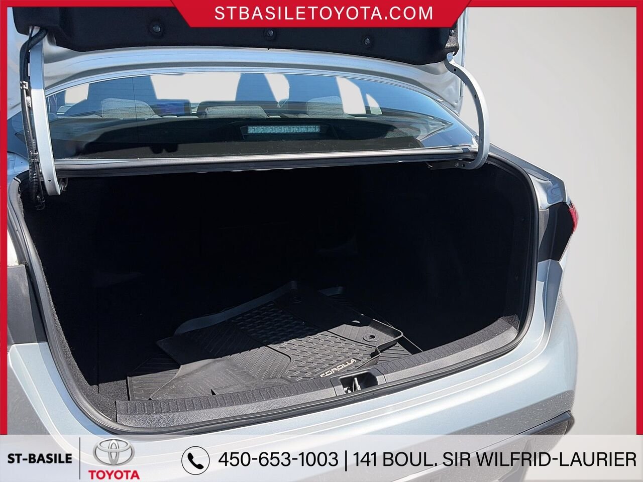 2024 Toyota COROLLA Classic Silver Metallic Saint-Basile-le-Grand - photo #8