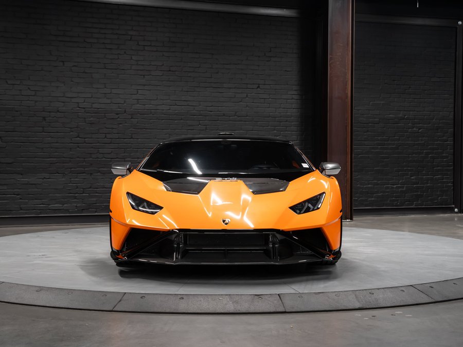 2022 Lamborghini Huracan 2022 Orange