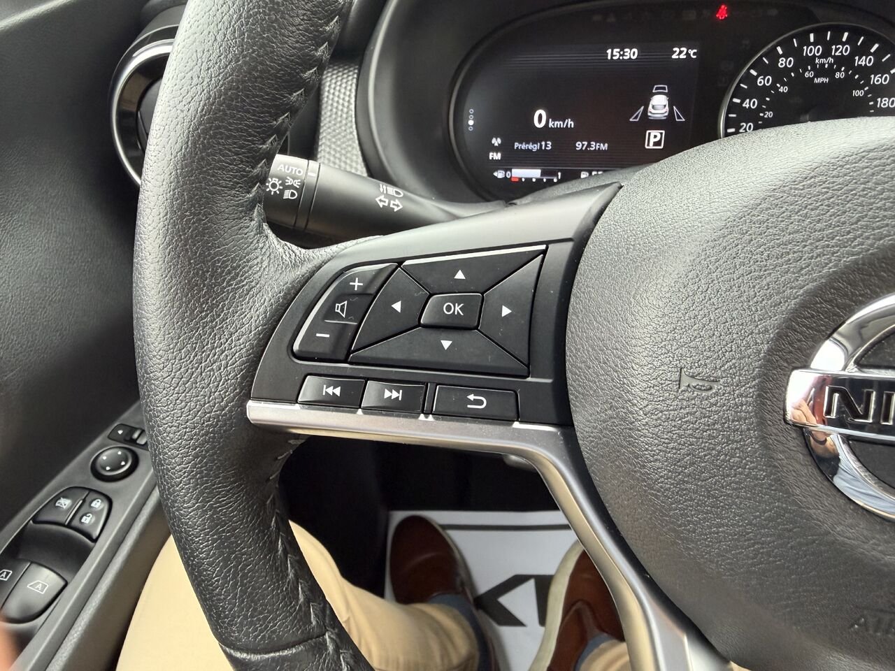 2021 Nissan Kicks Red Thetford Mines - photo #18