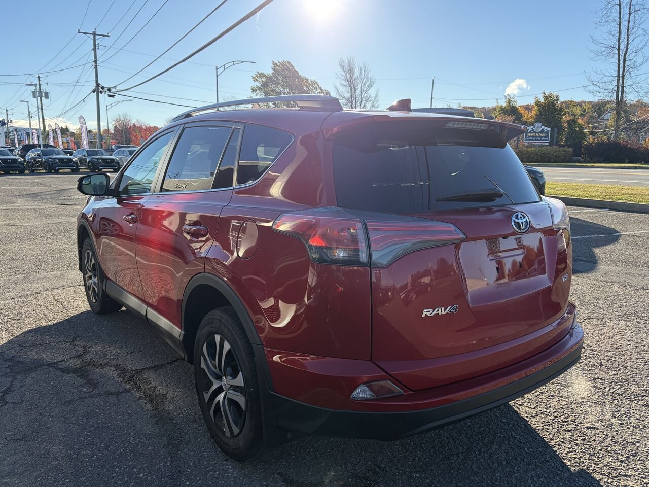 Toyota RAV4 4 portes LE traction avant 2017 Rouge Montmagny - photo #6