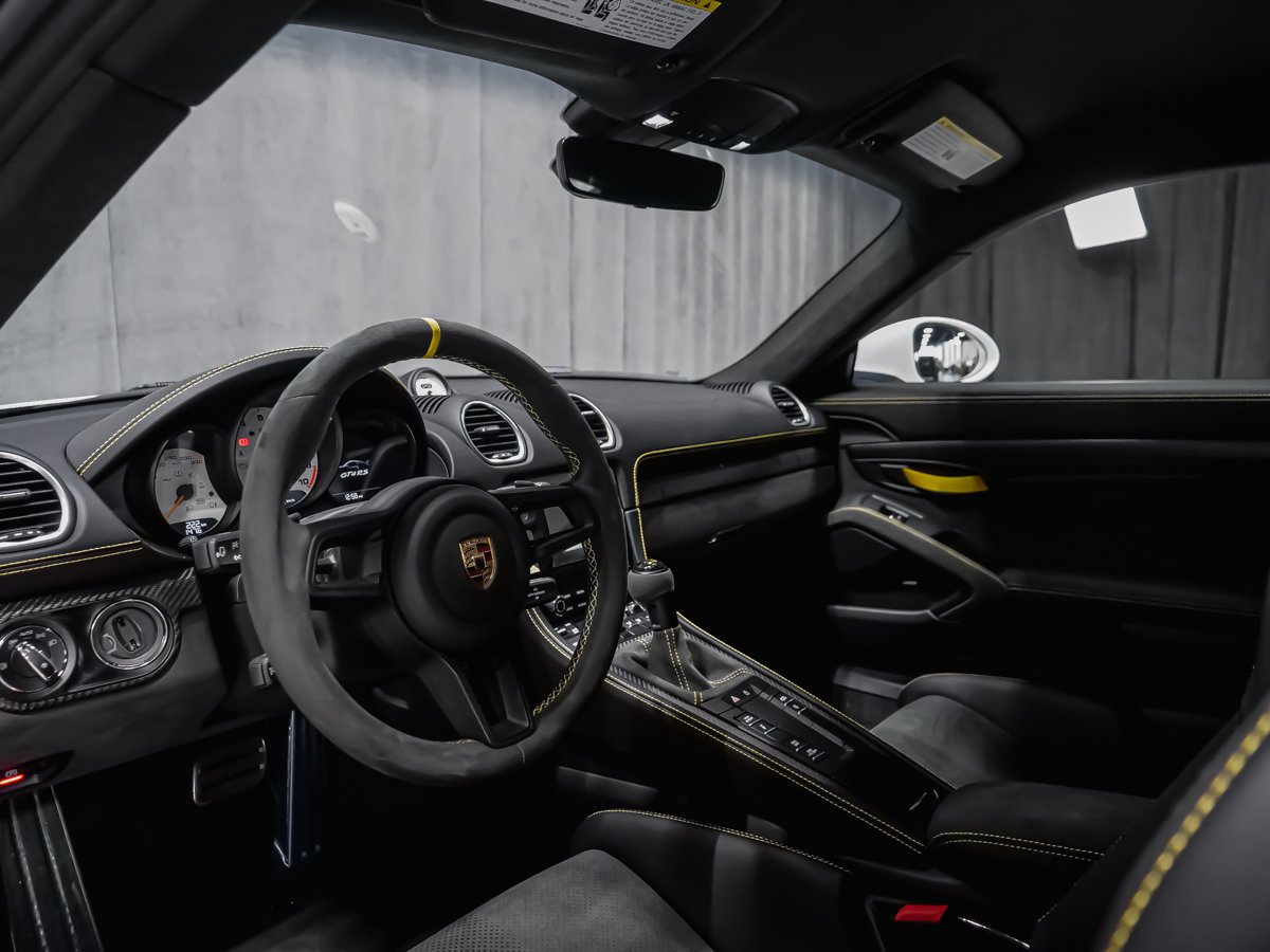 2025 Porsche 718 Cayman GT4 RS White Montreal - photo #15