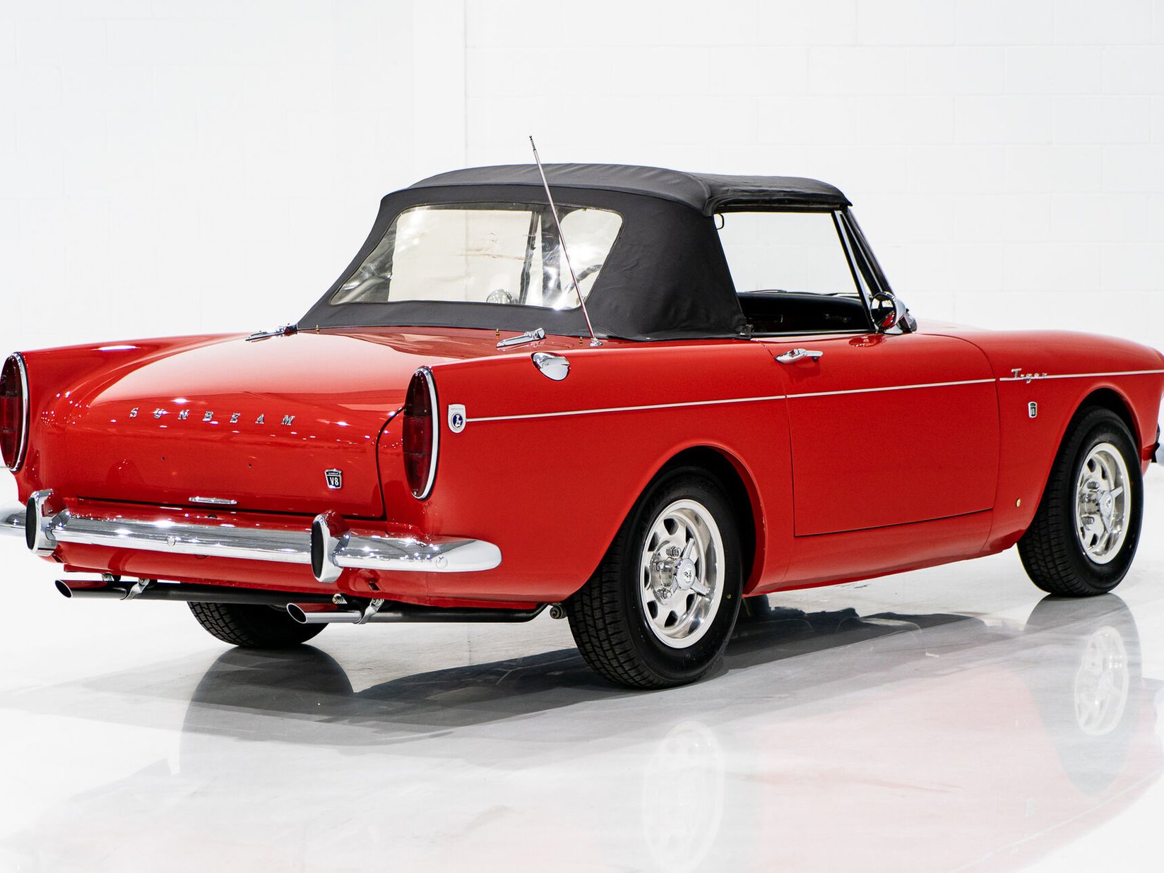Sunbeam Tiger Unrestored with single repaint **PRIX EN USD** 1967 Rouge Montréal - photo #51