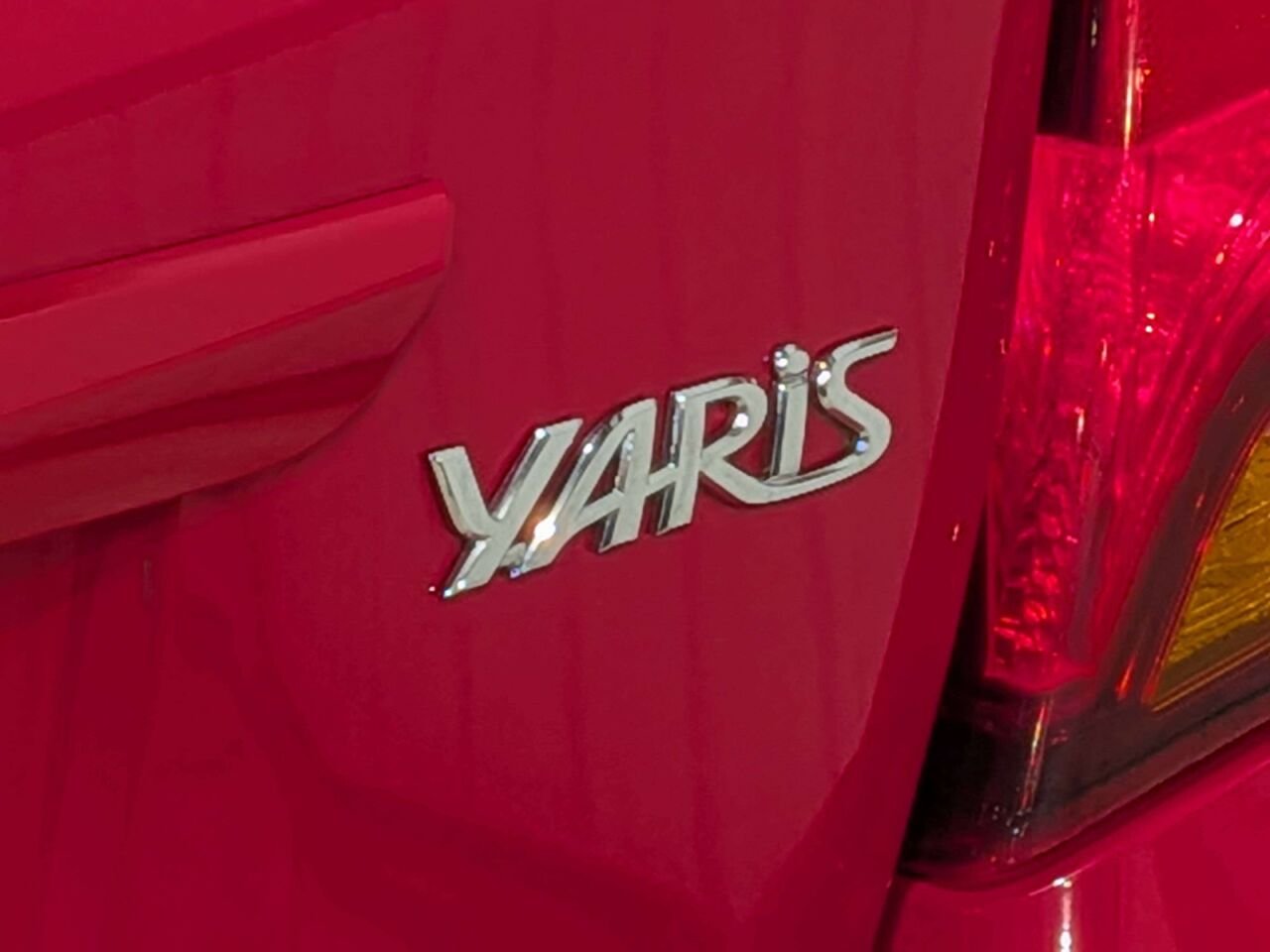 Toyota Yaris 3dr HB Auto CE 2015 Rouge Val-David - photo #27
