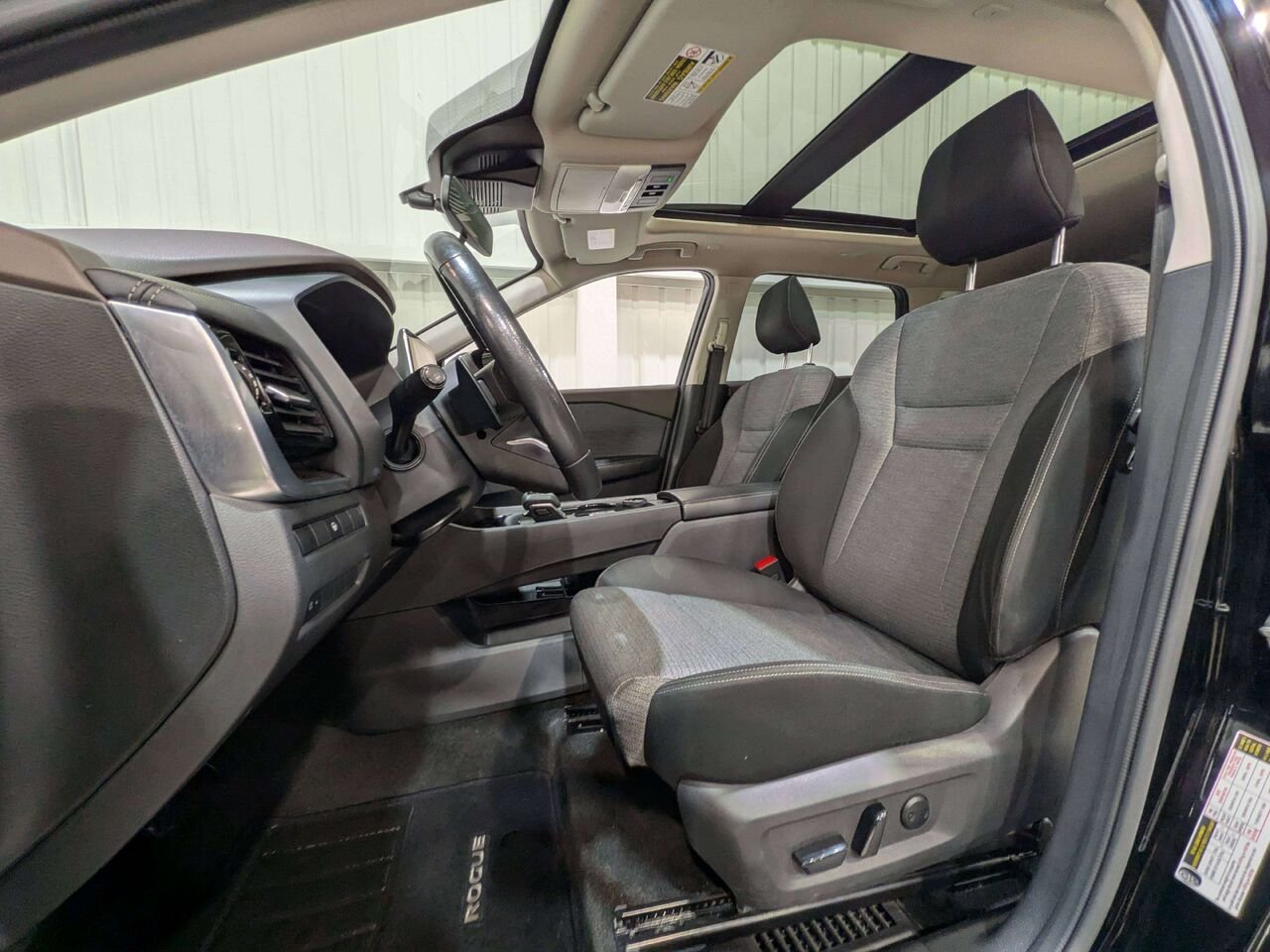 Nissan Rogue 2022 Noir Val-David - photo #1