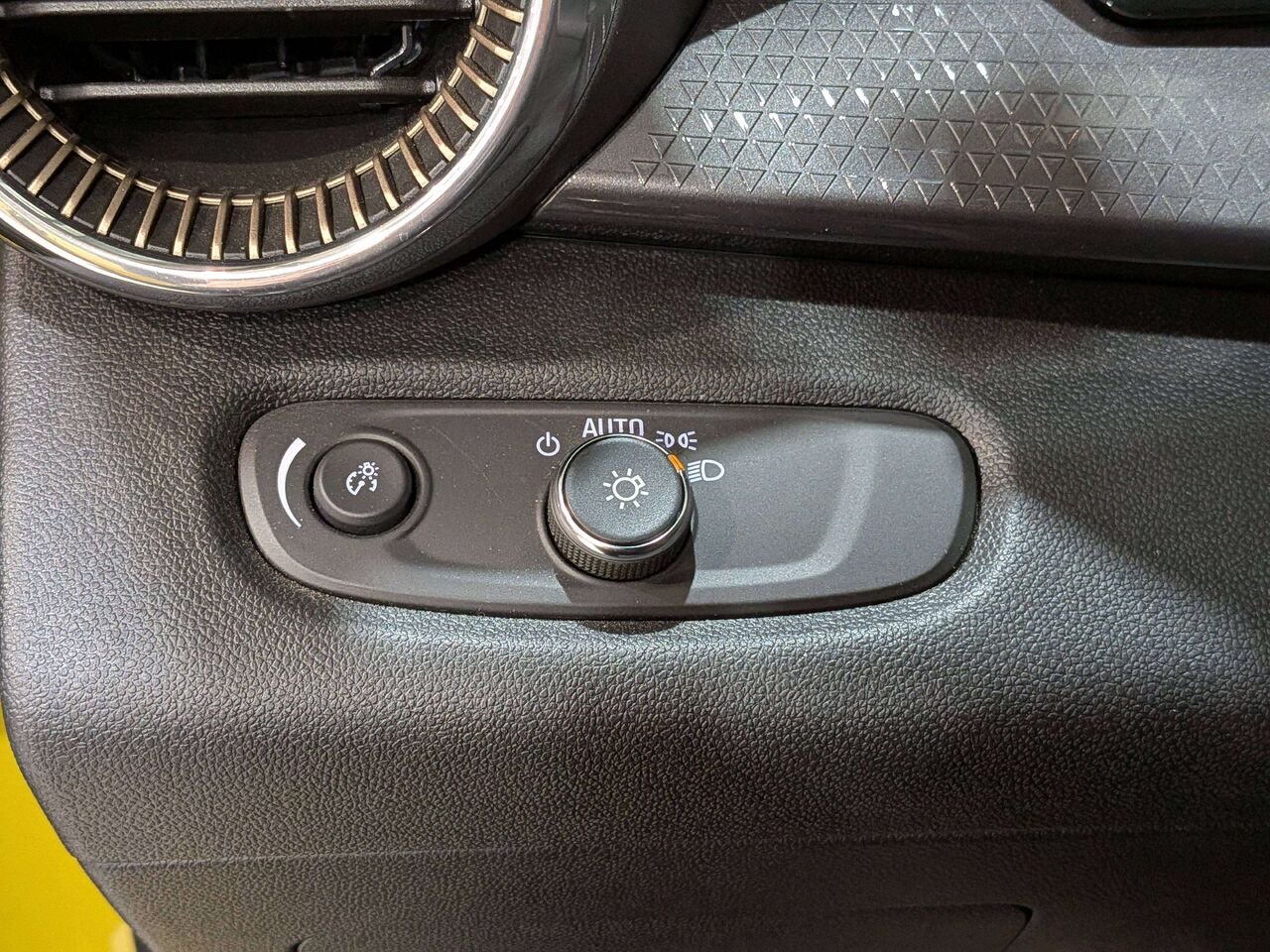 Chevrolet Trax FWD 4dr ACTIV 2025 Vert Mirabel - photo #28