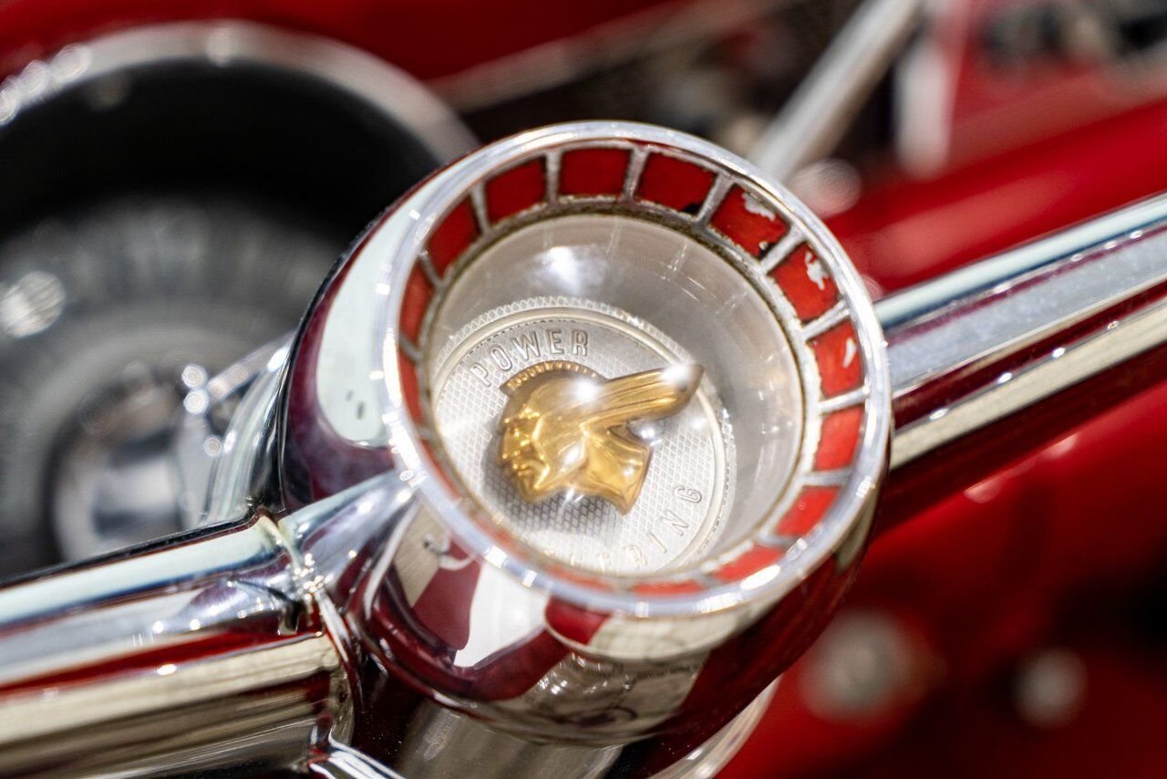 Pontiac Starchief **PRIX EN USD** Beautifully presented from former restoration 1955 Blanc Montréal - photo #10