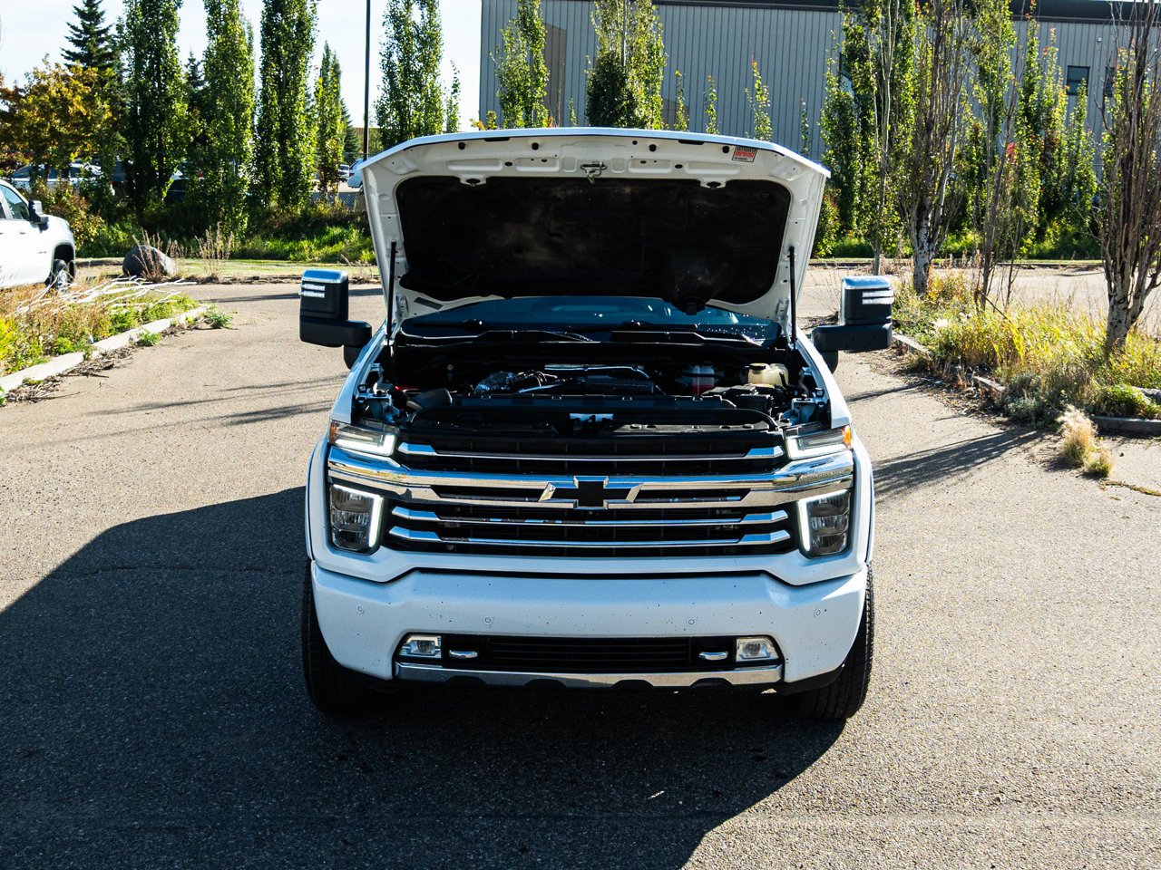 2023 Chevrolet Silverado 3500HD 4WD Crew Cab 159 High Country White Sherwood Park - photo #9