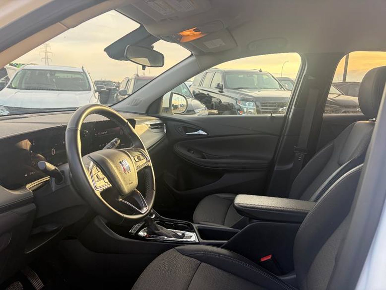 2025 Buick Encore GX AWD 4dr Preferred White Sherwood Park - photo #5