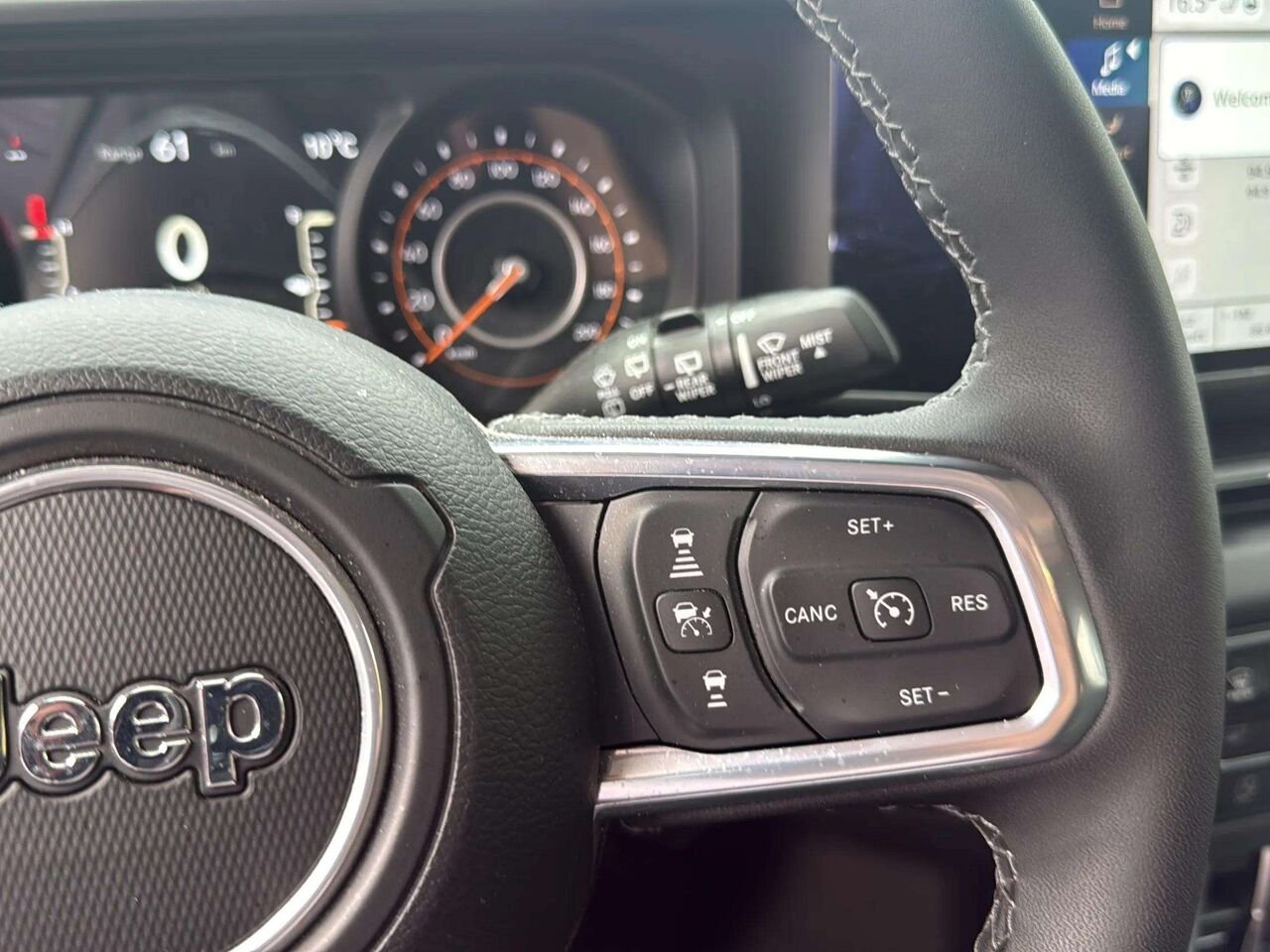 Jeep Wrangler Sahara 2025 Rouge Gatineau - photo #13