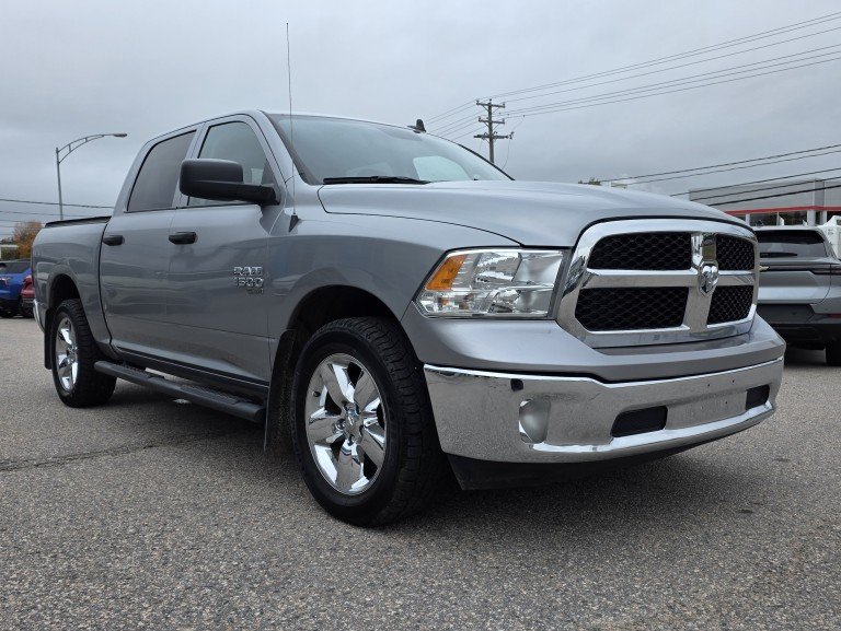 Ram 1500 CLASSIC ST 4X4 2020 Gris