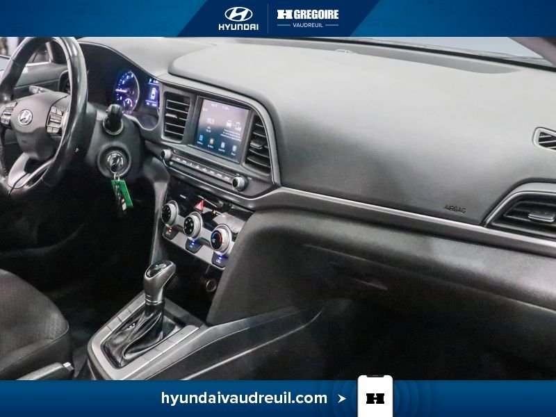 Hyundai Elantra YR839 | Preferred Auto 2019 Argent Laval - photo #29
