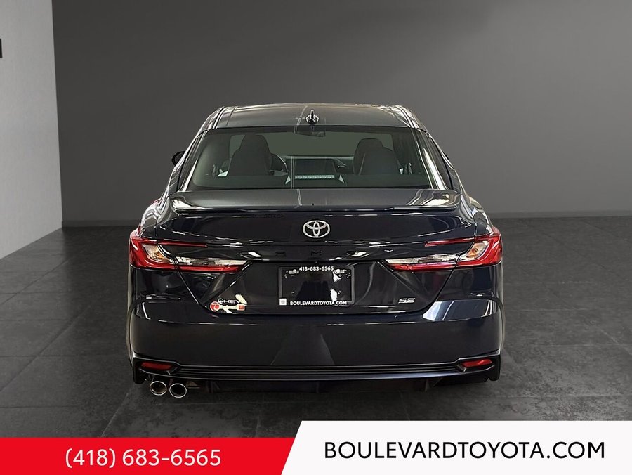TOYOTA CAMRY SE 2026 Gris