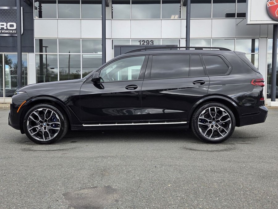 BMW X7 40i xDrive M Sport Pro + Beaucoup d'options 2023 Noir