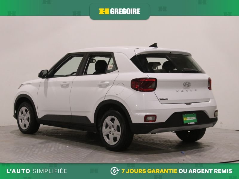 2022 Hyundai Venue White Saint-Léonard - photo #5