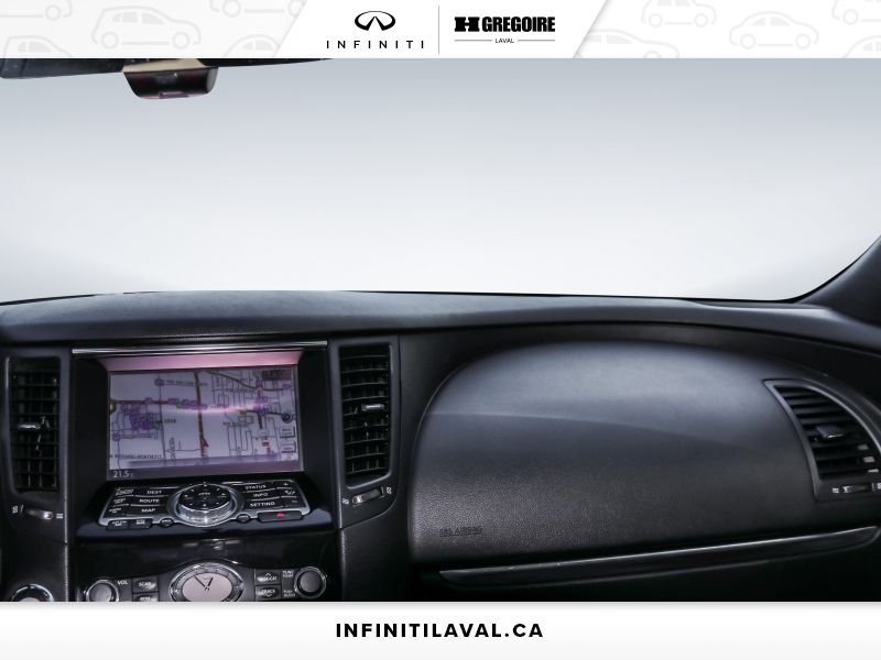 2017 Infiniti QX70 Saint-Eustache - photo #23
