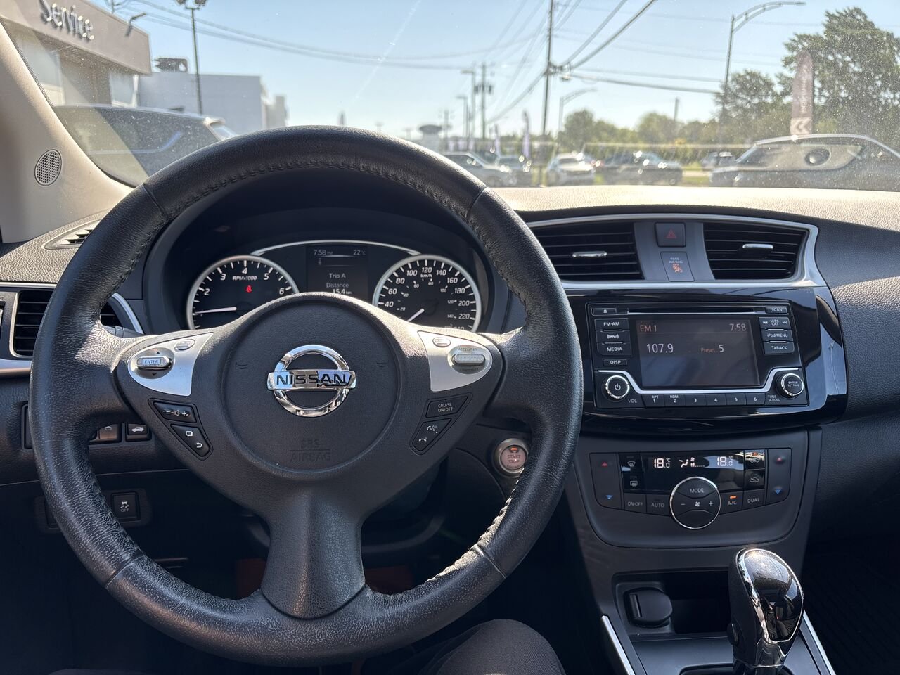 2018 Nissan Sentra SV Édition de minuit CVT Grey Montmagny - photo #13