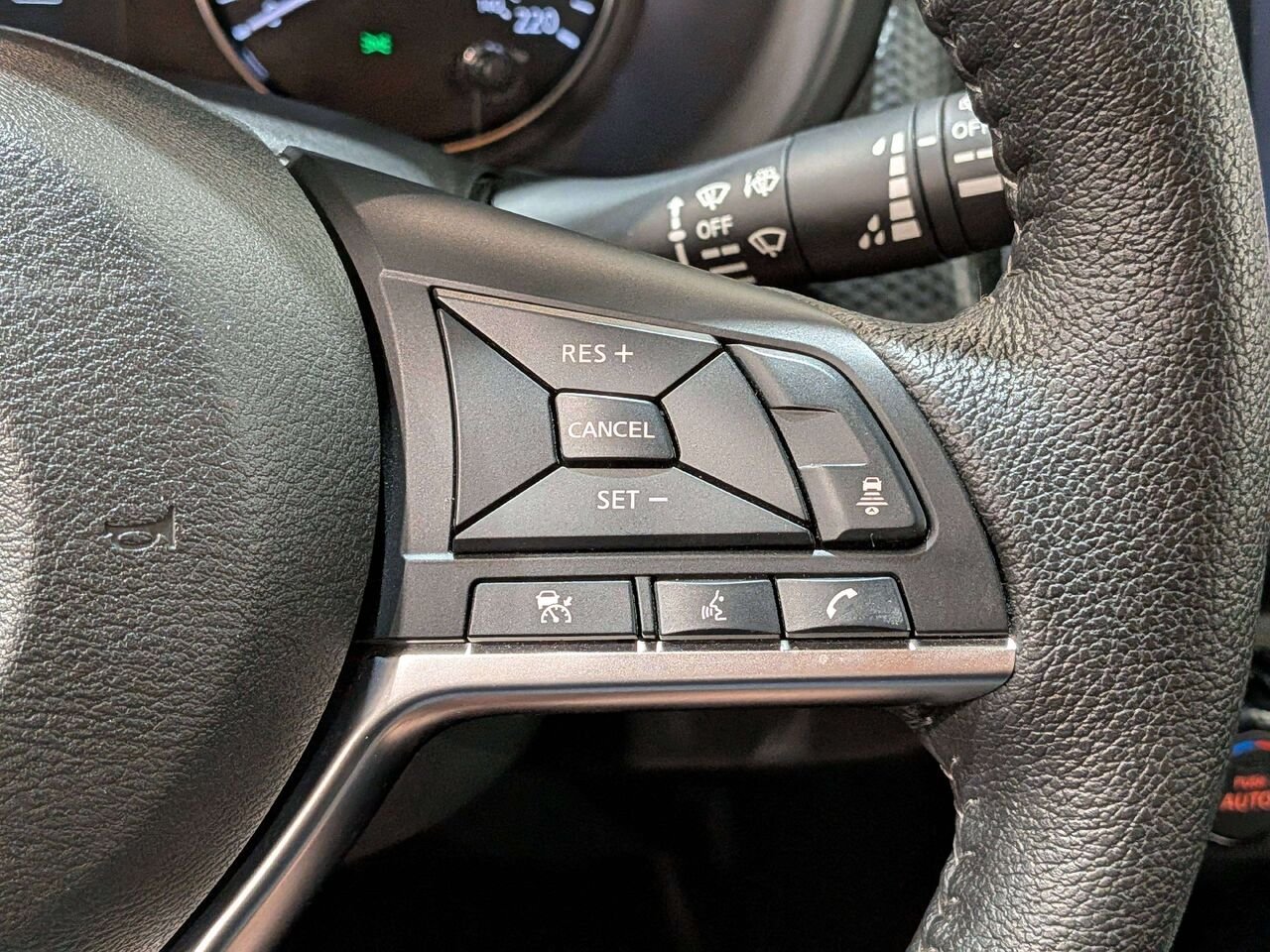 Nissan Kicks SV FWD 2024 Blanc Val-David - photo #15