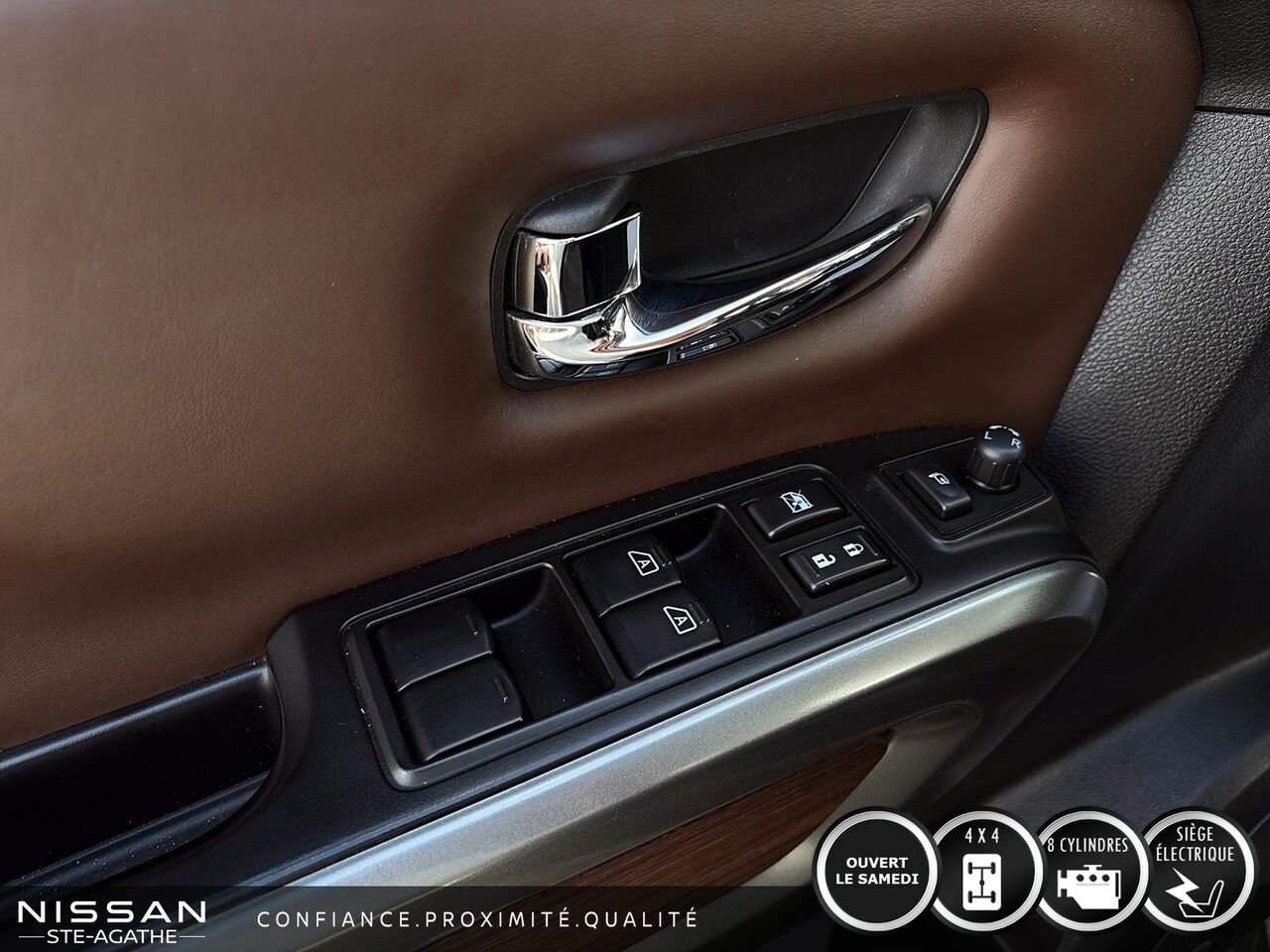 2018 Nissan Titan Platine cabine double 4x4 | BAS KILOMÉTRAGE | CAPACITÉ DE REMORQUAGE 8 500 LB Blue Saint-Jérôme - photo #13