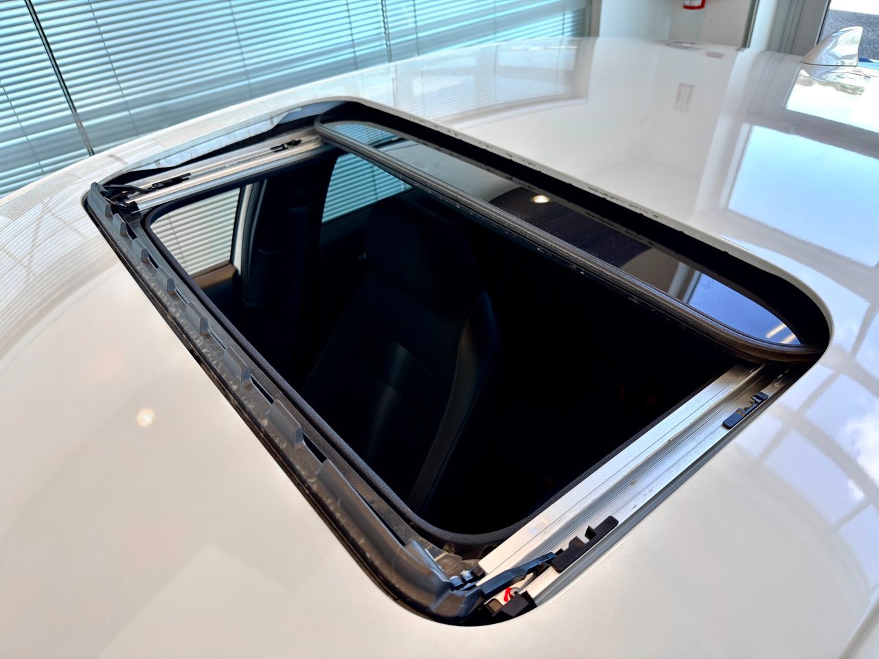 2024 Honda Civic Sedan White Notre-Dame-des-Prairies - photo #11