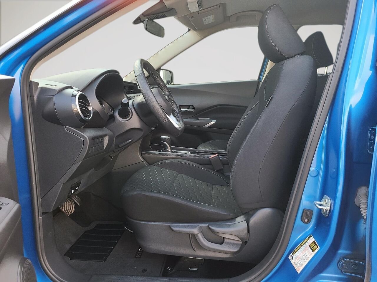 2021 Nissan Kicks SV TA Blue Québec - photo #8