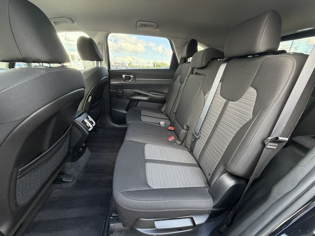 2023 Kia Sorento LX Premium AWD 7 PASSAGERS Black Laval - photo #17