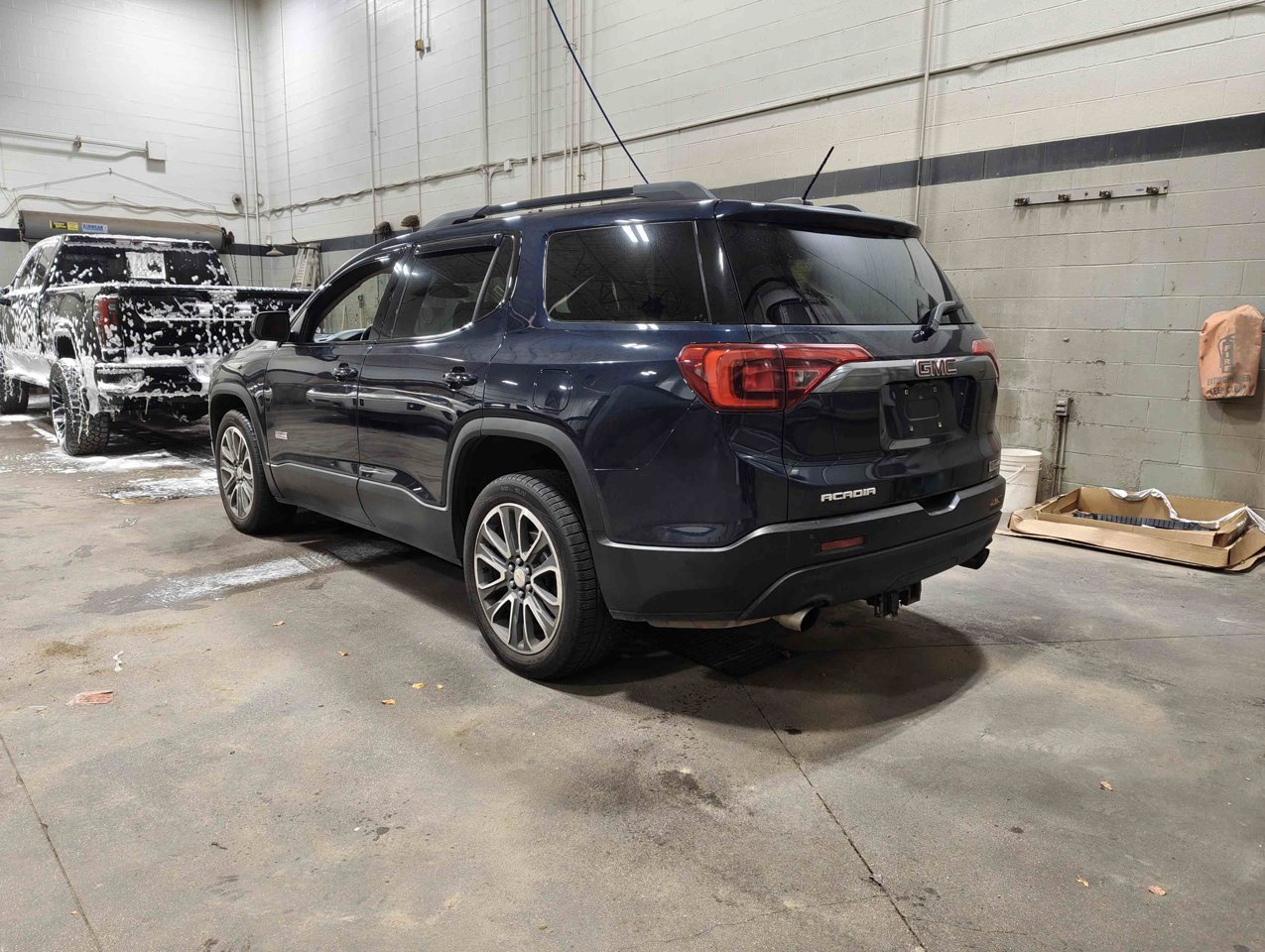 2017 GMC Acadia AWD 4dr SLT w/SLT-1 Blue Sherwood Park - photo #4