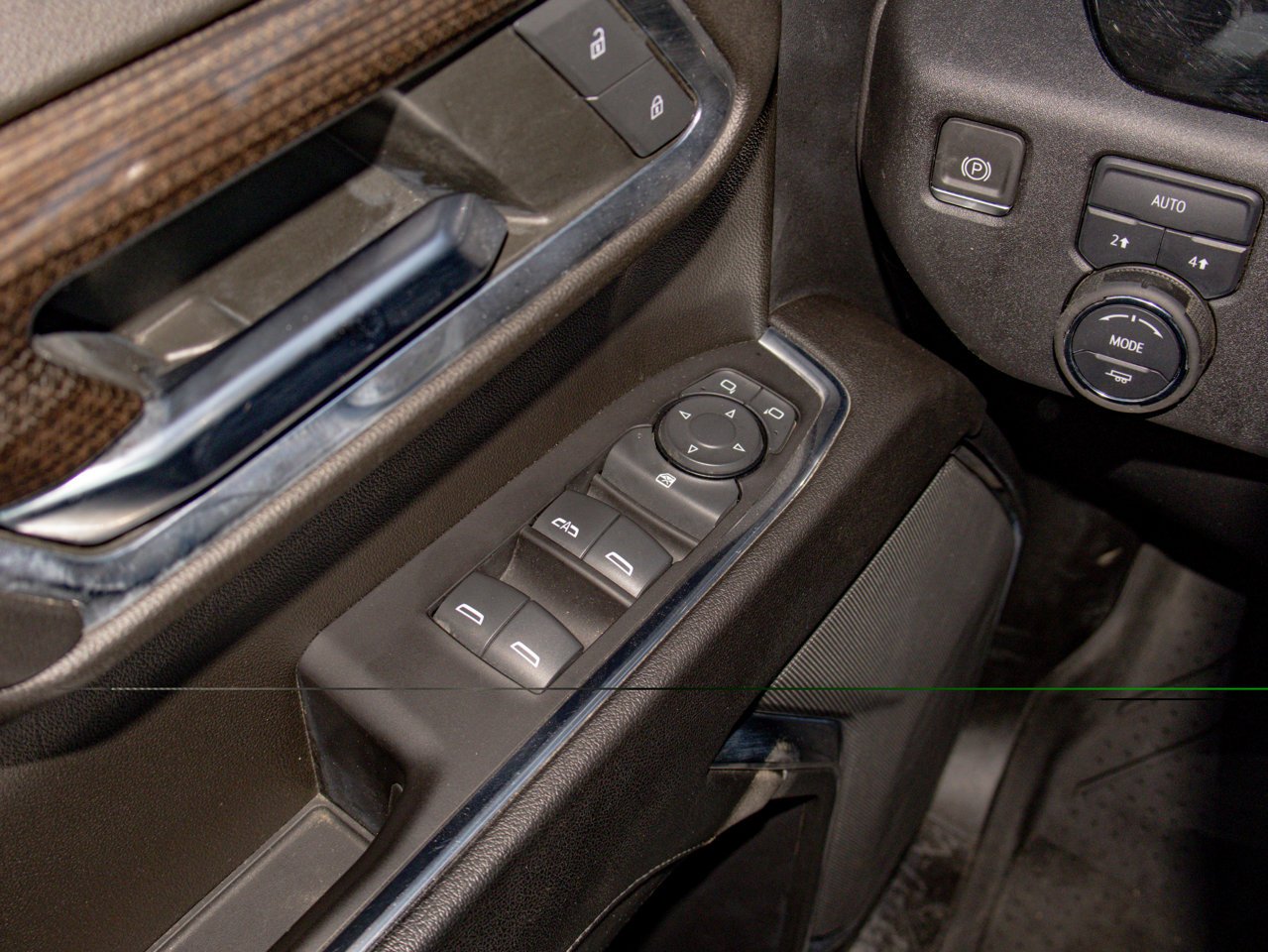 2023 Chevrolet Silverado 1500 4WD Crew Cab 147 LT White Sherwood Park - photo #18