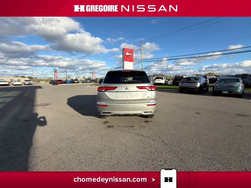 2024 Mitsubishi Outlander White Laval - photo #8