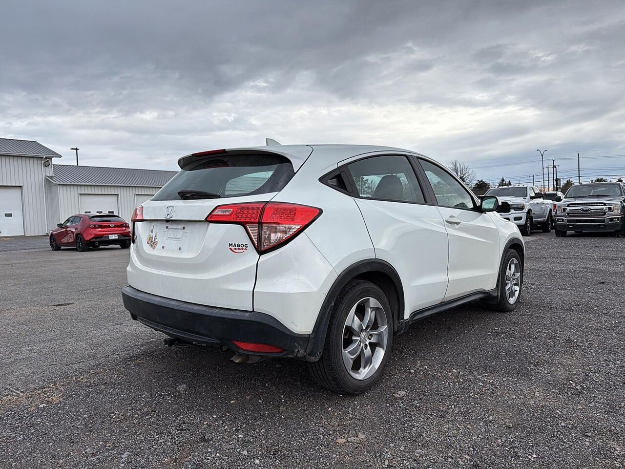 2017 Honda HR-V LX 2RM | BD0442 White Granby - photo #4