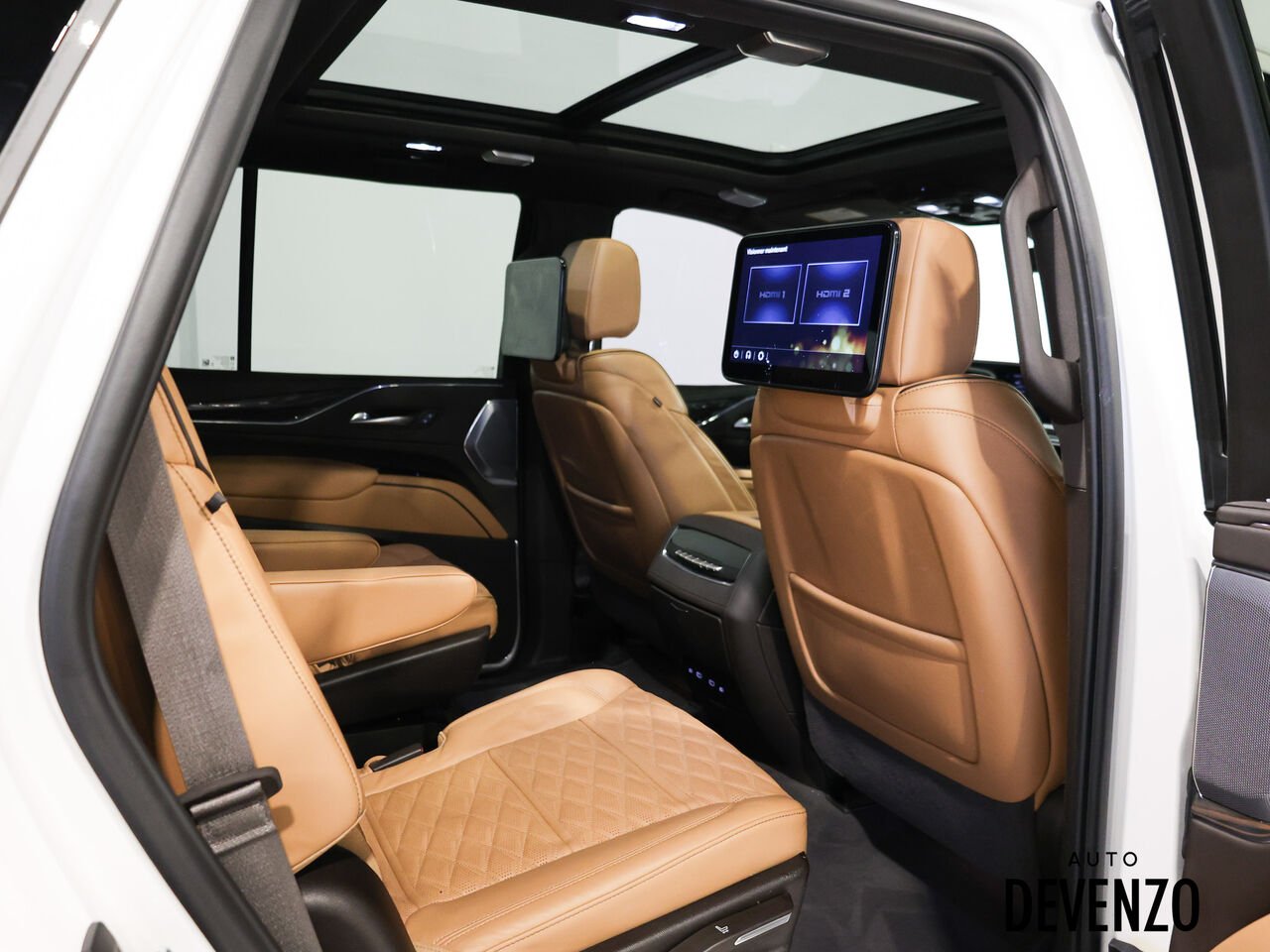 2024 Cadillac Escalade White Saint-Eustache - photo #9