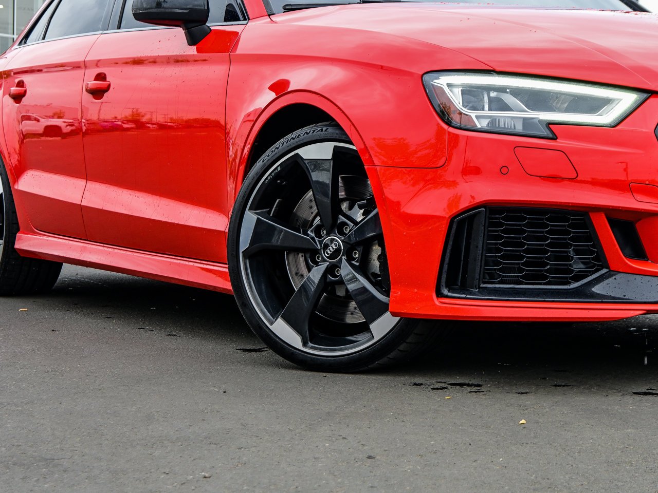 2018 Audi RS 3 Sedan 2.5 TFSI quattro S tronic Catalunya Red Metallic Sherwood Park - photo #5