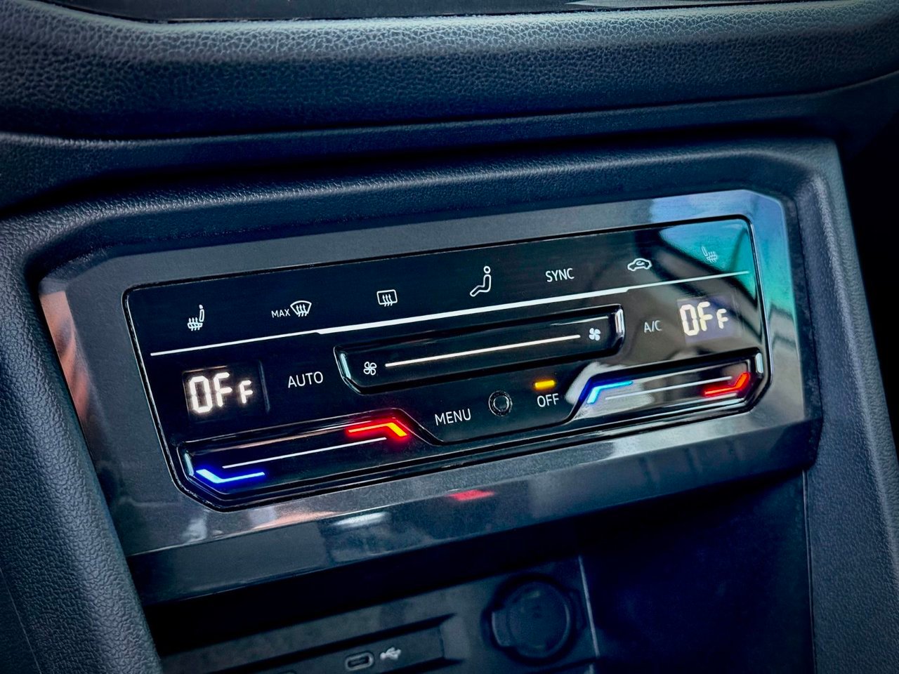 Volkswagen Tiguan 2023 Gris Notre-Dame-des-Prairies - photo #23