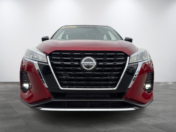 2021 Nissan Kicks Red Thetford Mines - photo #1