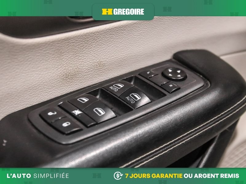 2020 Chrysler Pacifica Grey Saint-Eustache - photo #13