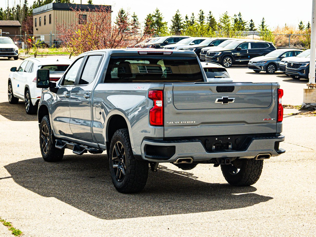 2024 Chevrolet Silverado 1500 4WD Crew Cab 147 RST Grey Sherwood Park - photo #10