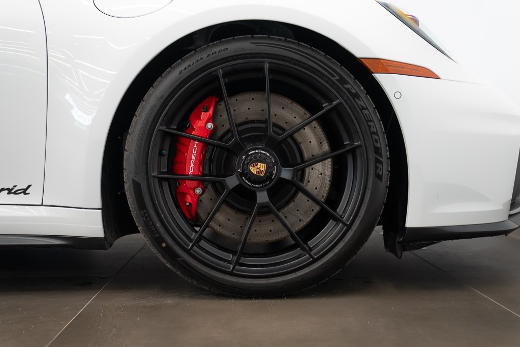 2026 Porsche 911 Carrera 4 GTS Coupe \\ NO LUXURY TAX White Kirkland - photo #10