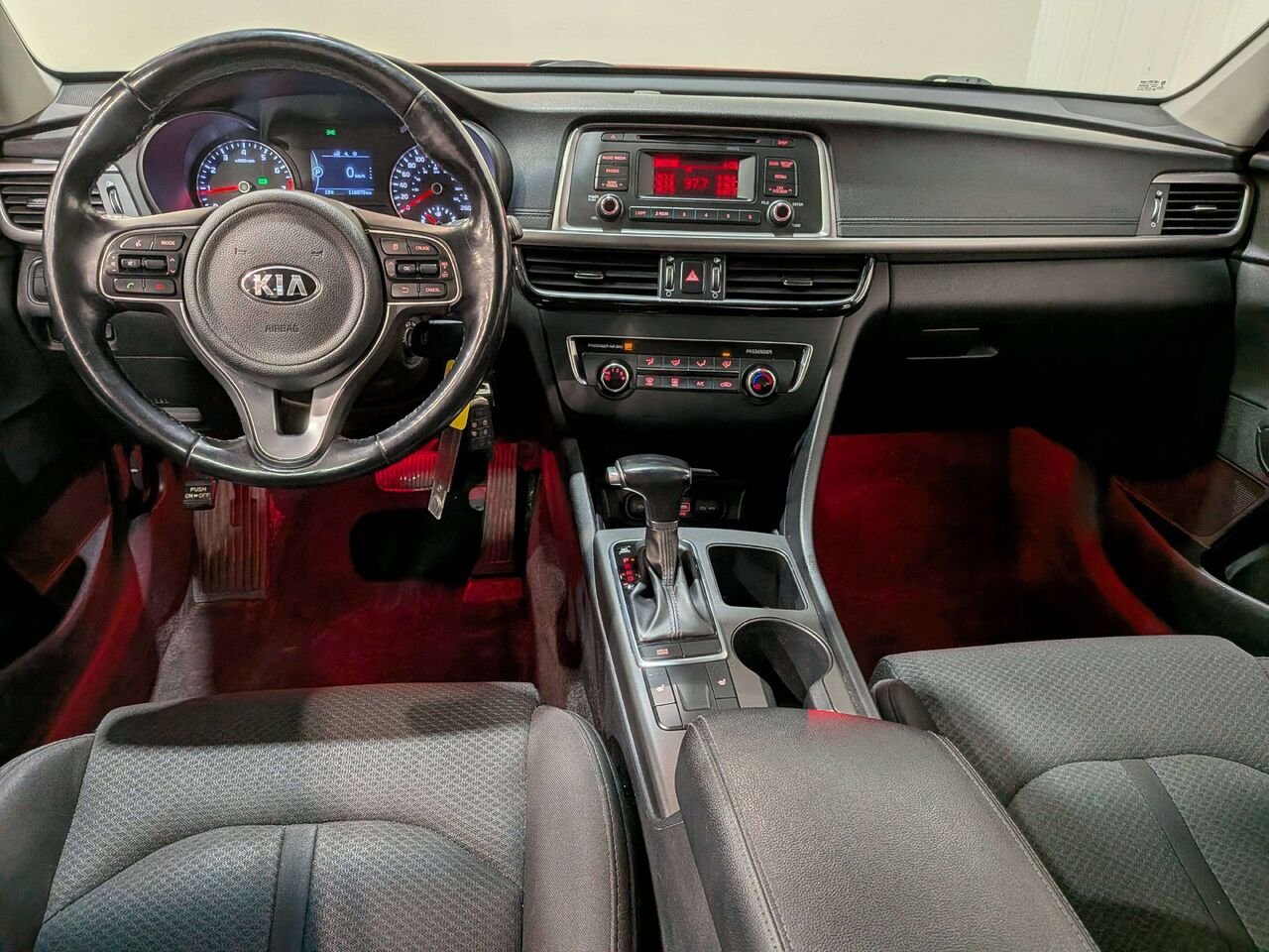 2018 Kia Optima LX Auto Red Val-David - photo #23