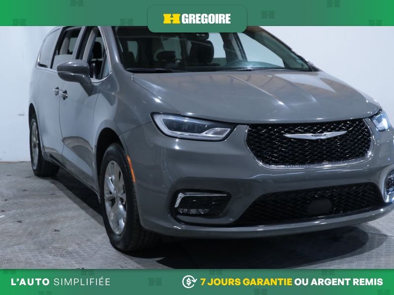 2022 Chrysler Pacifica Grey Laval - photo #0