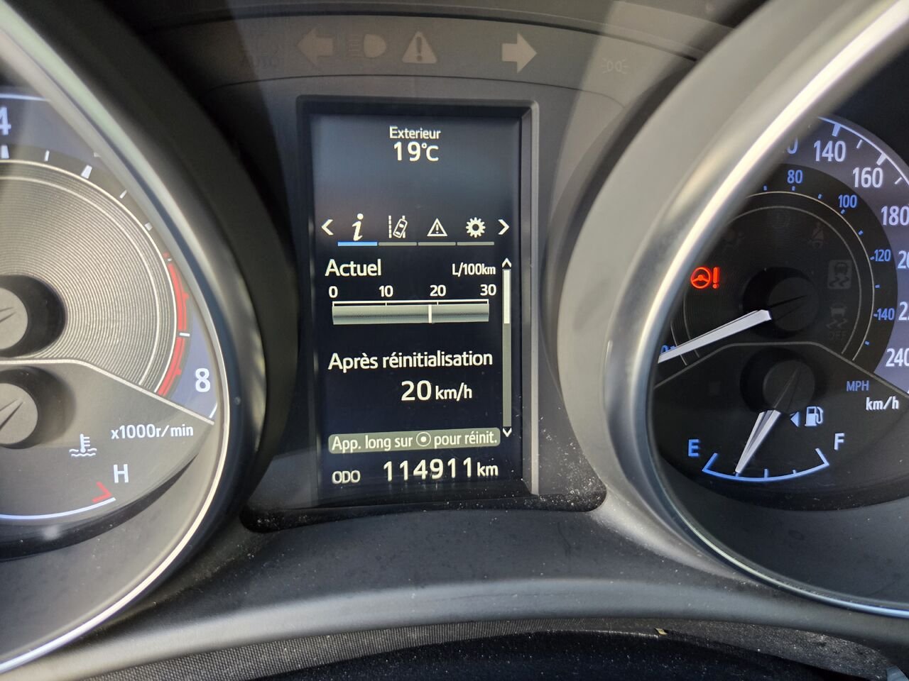 2018 Toyota COROLLA IM Silver Mont-Laurier - photo #18