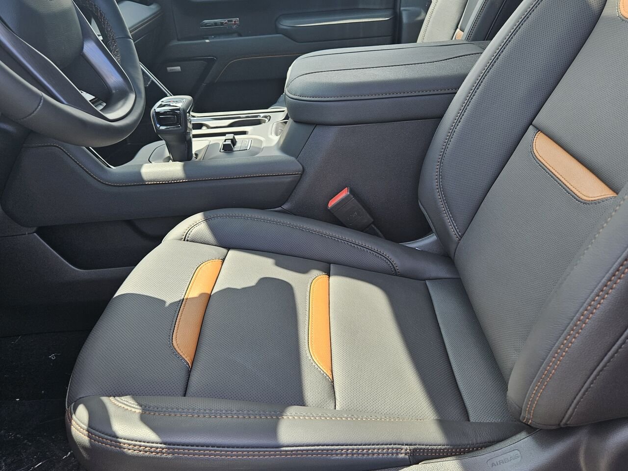 GMC Sierra 1500 AT4 cabine multiplace 4RM 157 po 2026 Blanc sommet Thetford Mines - photo #13