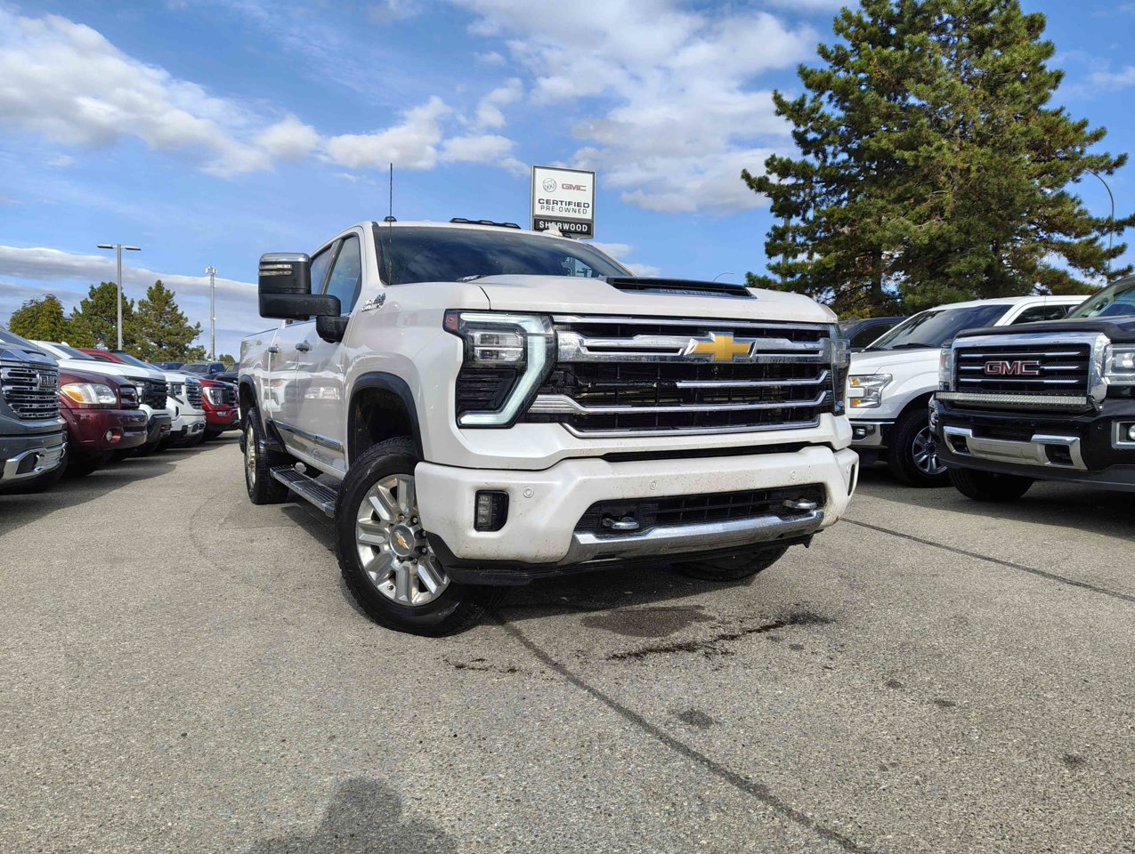 2025 Chevrolet Silverado 3500HD 4WD Crew Cab 159 High Country White Sherwood Park - photo #1