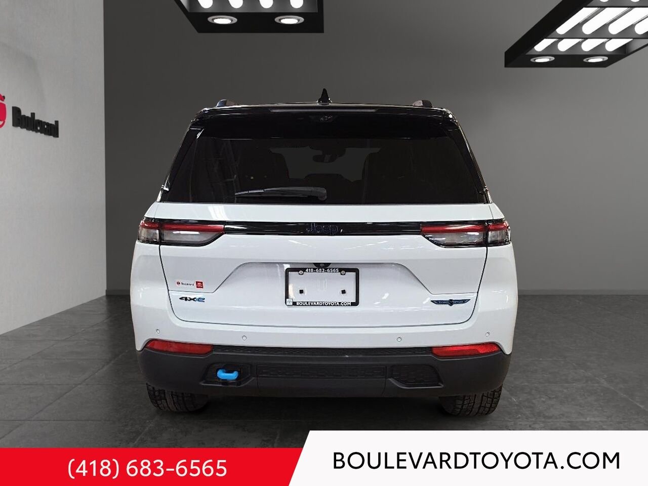 2022 Jeep Grand Cherokee 99505A-120 | TRAILHAWK 4XE, 4X4 White Québec - photo #6