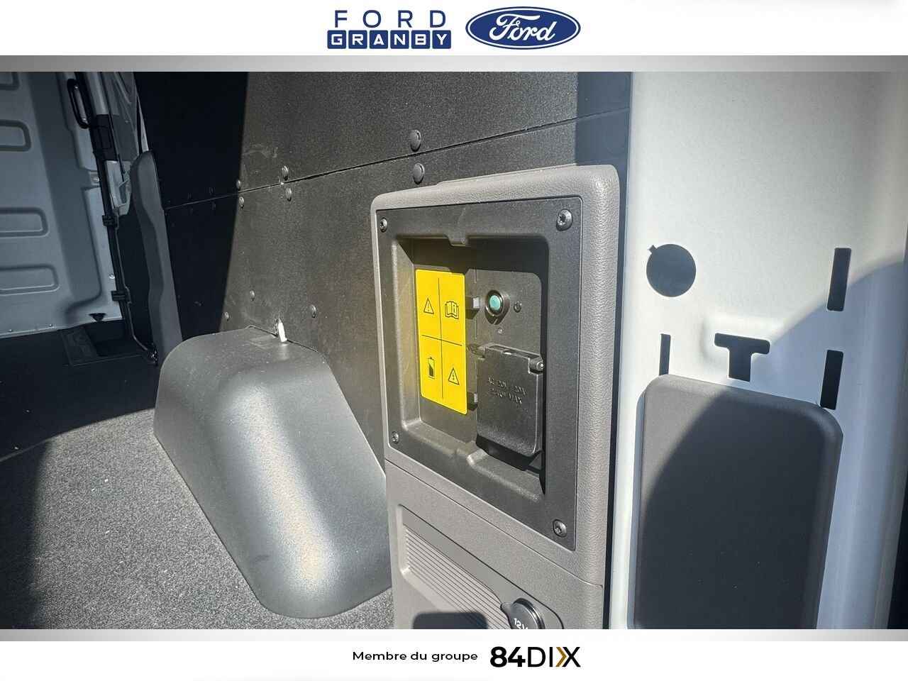 Ford E-TRANSIT FOURGONNETTE UTILITAIRE 2025 Blanc Granby - photo #11