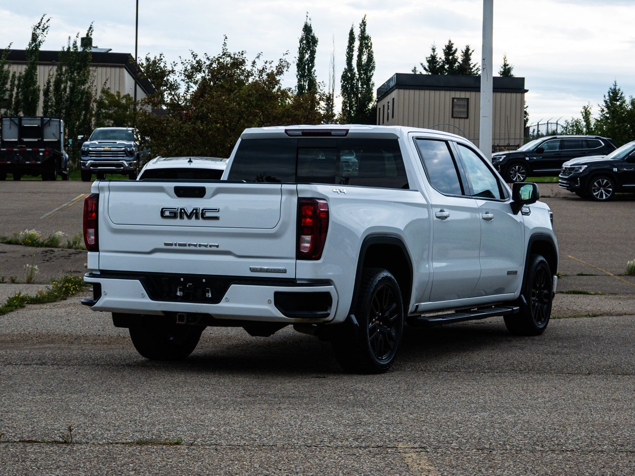 2023 GMC Sierra 1500 4WD Crew Cab 147 Elevation White Sherwood Park - photo #12