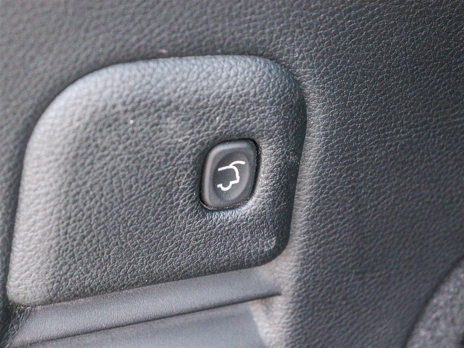 2018 Jeep Grand Cherokee Overland Ottawa & Gatineau - photo #19