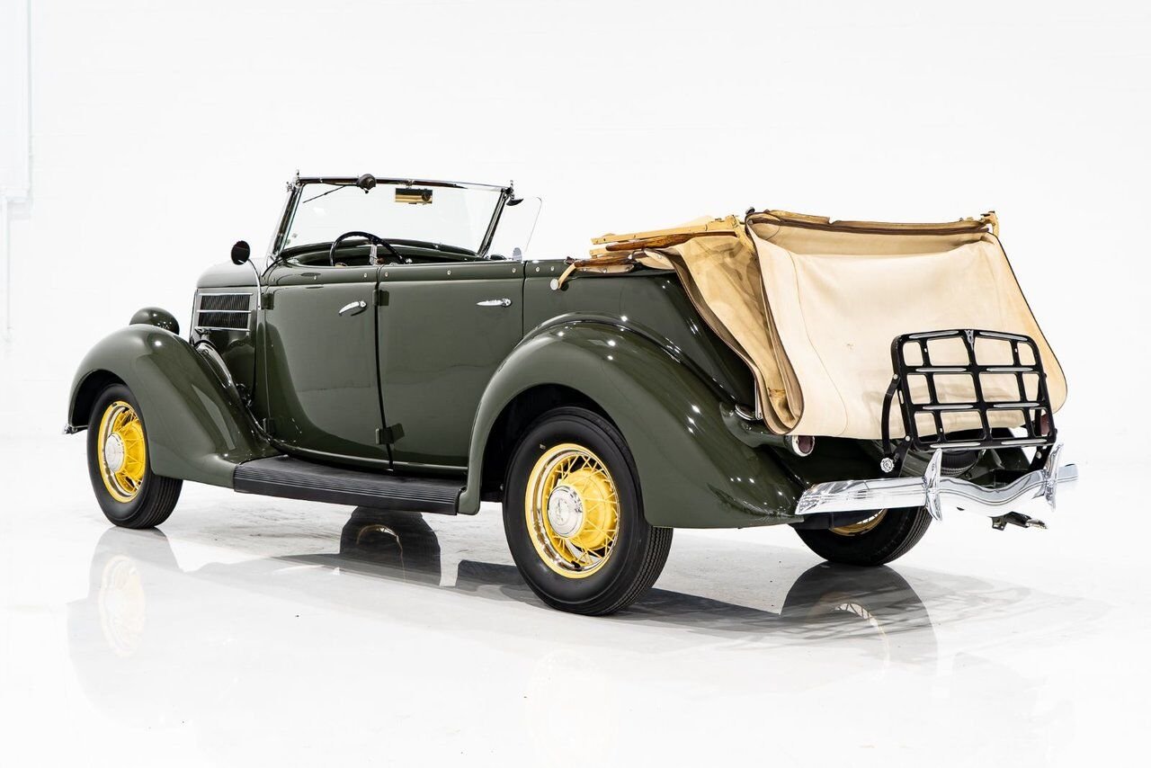 Ford Model 48 Phaeton PRIX EN USD | Beautifully presented in original condition 1936 Vert Montréal - photo #54