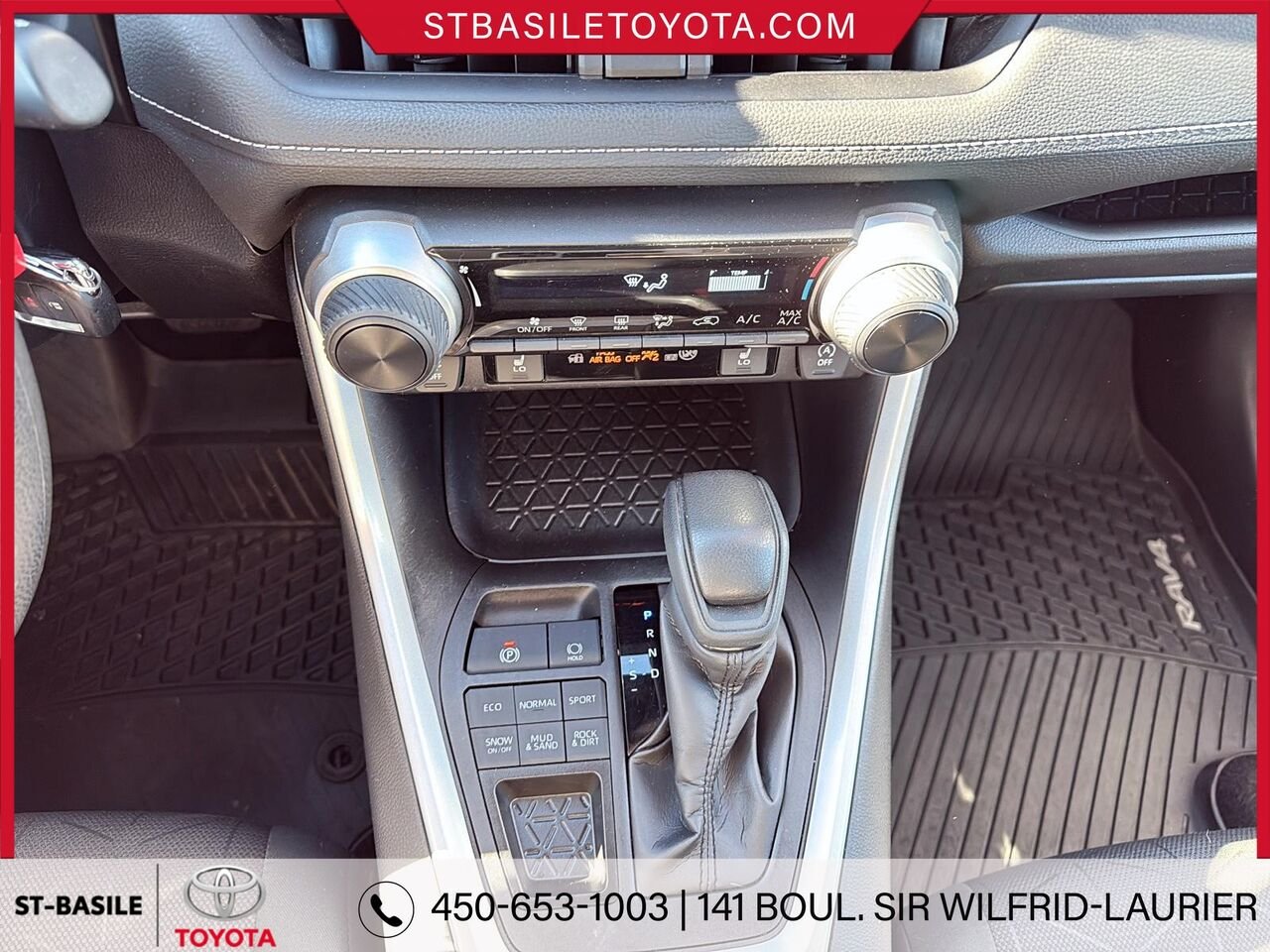 2024 TOYOTA RAV4 Grey Saint-Basile-le-Grand - photo #16
