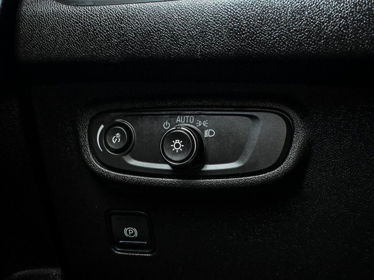 2024 GMC Terrain AWD 4dr SLE White Sherwood Park - photo #18