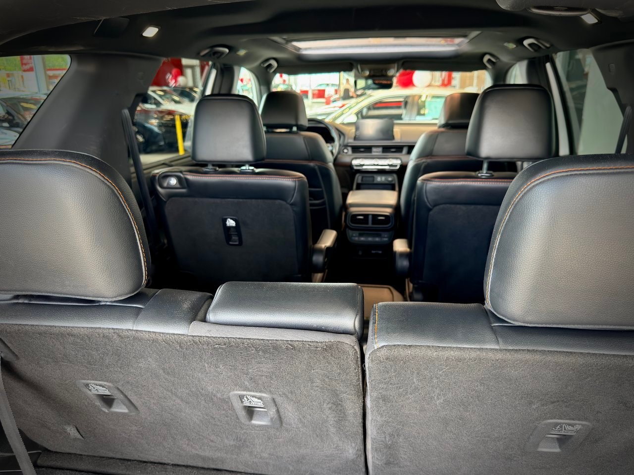 2023 Honda Pilot White Notre-Dame-des-Prairies - photo #15